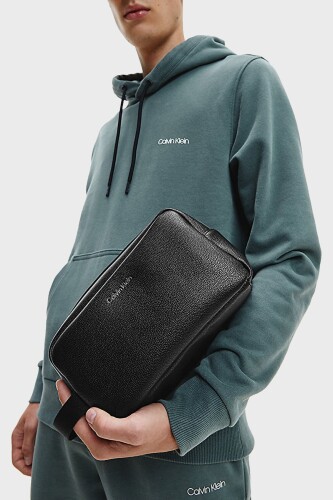 Erkek Warmth Washbag Other Logolu Fermuarlı El Çantası - Siyah - Calvin Klein