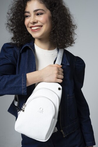 Gofraj Baskılı Çapraz Body Çanta-BNT_614-Beyaz-A.Gri - Benetton