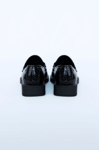 Kadın Klasik Ayakkabı Z24207-SiyaH Rugan - Thumbnail